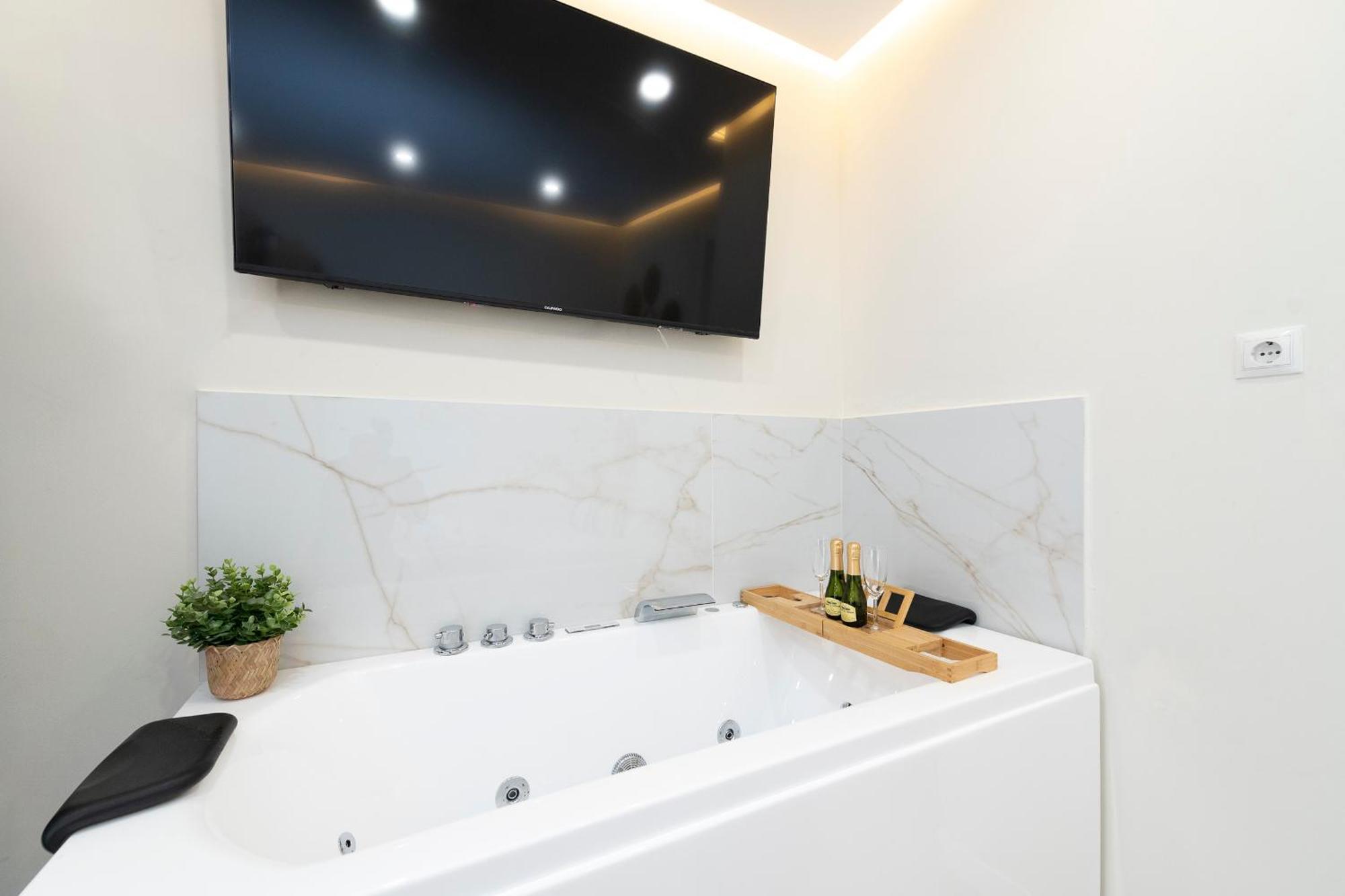 Exclusive Apartment Jacuzzi Málaga Buitenkant foto